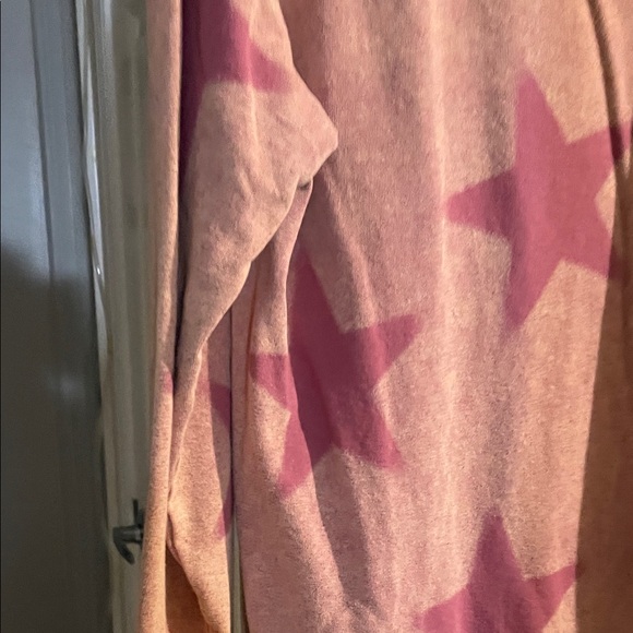 Sage & Fig Star Patterned Pink and Orange Sweatshirt Dress - Picture 10 of 12